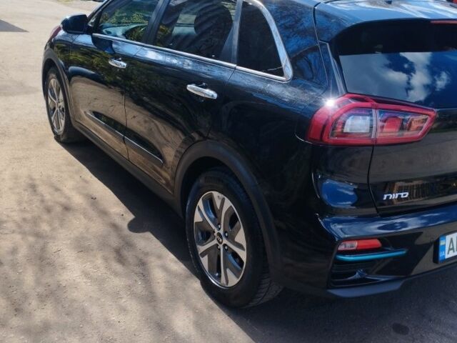 Черный Киа Niro, объемом двигателя 0 л и пробегом 100 тыс. км за 18000 $, фото 2 на Automoto.ua