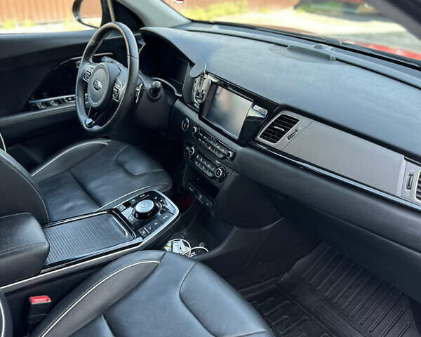 Черный Киа Niro, объемом двигателя 0 л и пробегом 94 тыс. км за 18600 $, фото 43 на Automoto.ua