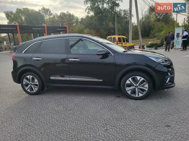 Черный Киа Niro, объемом двигателя 0 л и пробегом 124 тыс. км за 19000 $, фото 4 на Automoto.ua