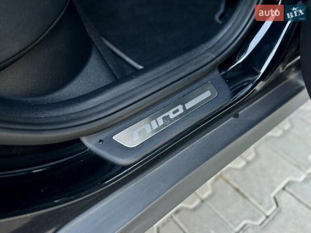 Черный Киа Niro, объемом двигателя 0 л и пробегом 68 тыс. км за 18750 $, фото 163 на Automoto.ua