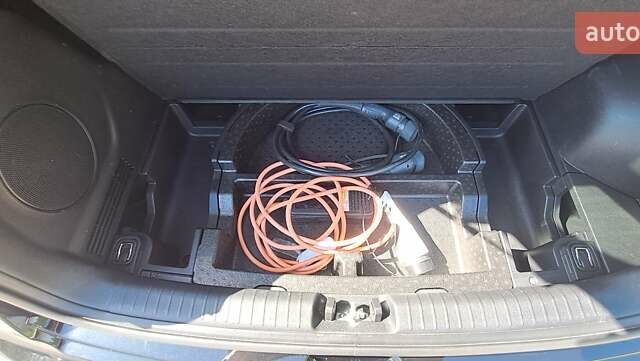 Черный Киа Niro, объемом двигателя 0 л и пробегом 145 тыс. км за 17950 $, фото 6 на Automoto.ua