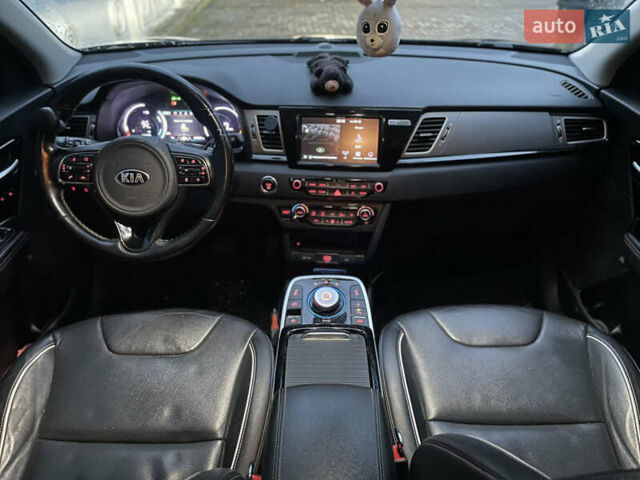 Черный Киа Niro, объемом двигателя 0 л и пробегом 207 тыс. км за 18500 $, фото 4 на Automoto.ua