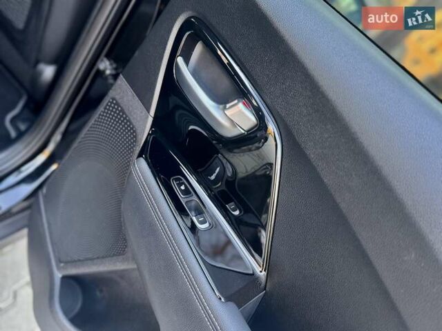 Черный Киа Niro, объемом двигателя 0 л и пробегом 68 тыс. км за 18750 $, фото 157 на Automoto.ua