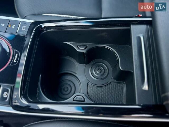 Черный Киа Niro, объемом двигателя 0 л и пробегом 68 тыс. км за 18750 $, фото 131 на Automoto.ua