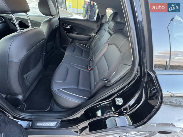 Черный Киа Niro, объемом двигателя 0 л и пробегом 102 тыс. км за 16499 $, фото 20 на Automoto.ua