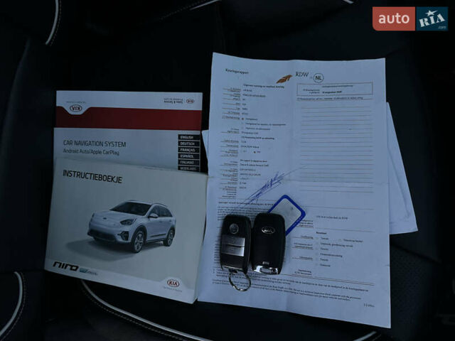 Чорний Кіа Niro, об'ємом двигуна 0 л та пробігом 93 тис. км за 18700 $, фото 72 на Automoto.ua