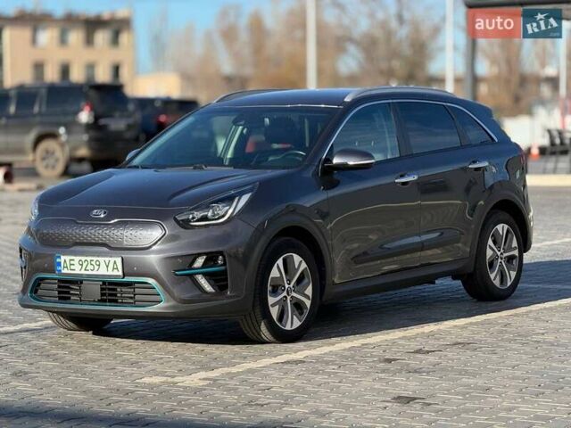 Чорний Кіа Niro, об'ємом двигуна 0 л та пробігом 137 тис. км за 22000 $, фото 2 на Automoto.ua