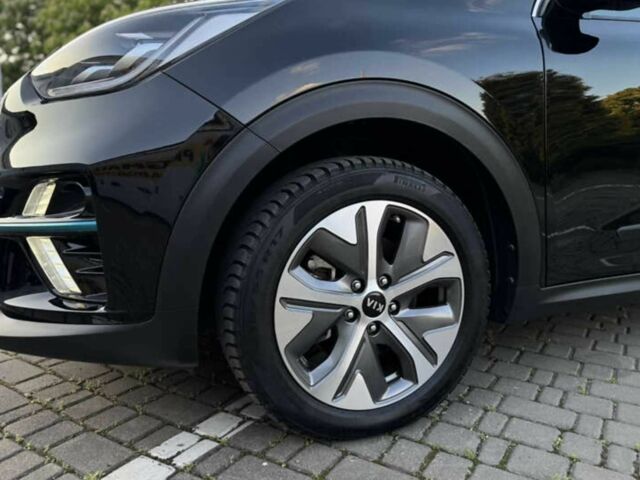 Чорний Кіа Niro, об'ємом двигуна 0 л та пробігом 111 тис. км за 16900 $, фото 2 на Automoto.ua
