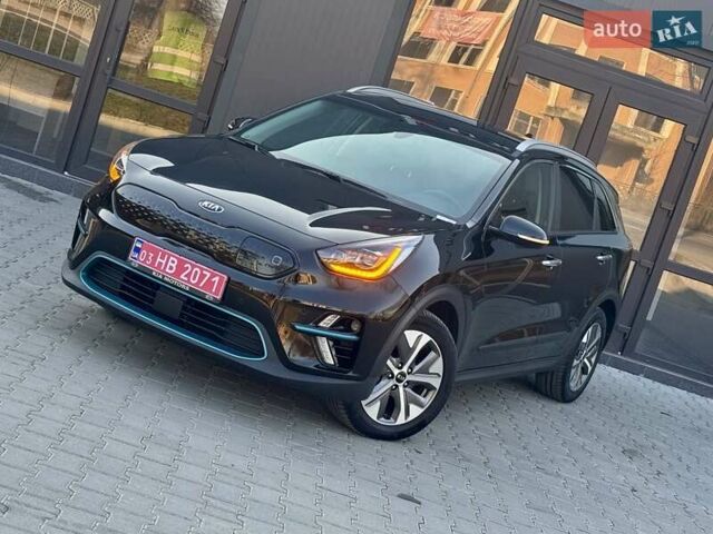 Черный Киа Niro, объемом двигателя 0 л и пробегом 68 тыс. км за 18750 $, фото 4 на Automoto.ua