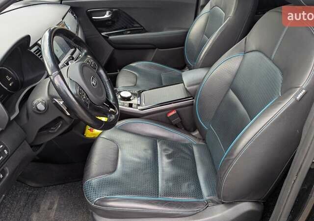 Черный Киа Niro, объемом двигателя 0 л и пробегом 135 тыс. км за 17300 $, фото 17 на Automoto.ua