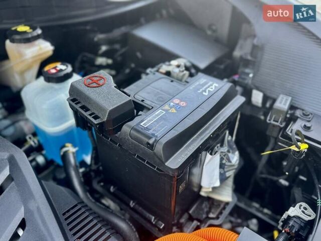 Черный Киа Niro, объемом двигателя 0 л и пробегом 68 тыс. км за 18750 $, фото 91 на Automoto.ua