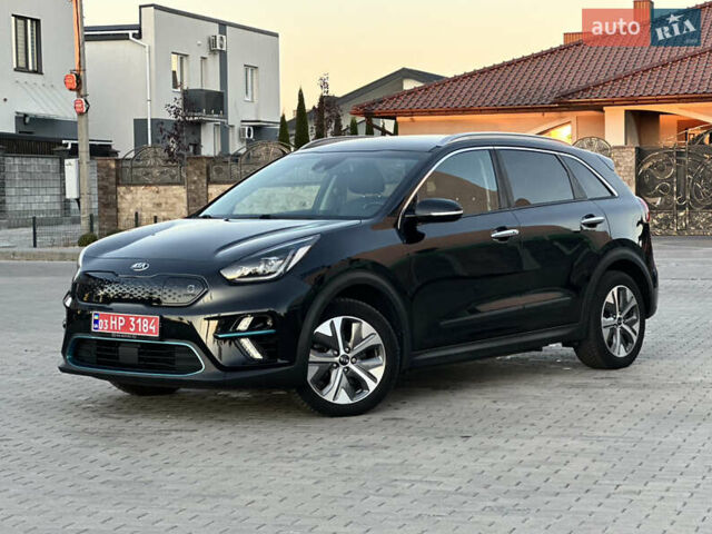 Чорний Кіа Niro, об'ємом двигуна 0 л та пробігом 93 тис. км за 18700 $, фото 4 на Automoto.ua