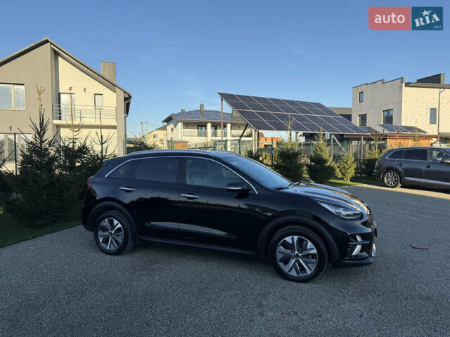 Черный Киа Niro, объемом двигателя 0 л и пробегом 71 тыс. км за 18999 $, фото 3 на Automoto.ua