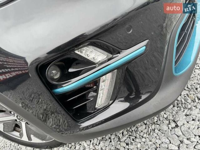 Чорний Кіа Niro, об'ємом двигуна 0 л та пробігом 165 тис. км за 18800 $, фото 10 на Automoto.ua