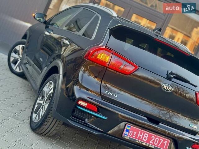 Черный Киа Niro, объемом двигателя 0 л и пробегом 68 тыс. км за 18750 $, фото 59 на Automoto.ua