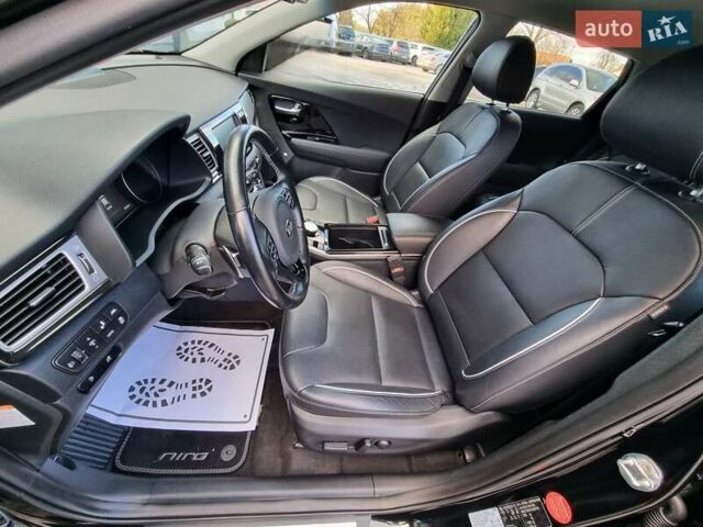 Черный Киа Niro, объемом двигателя 0 л и пробегом 89 тыс. км за 19899 $, фото 50 на Automoto.ua