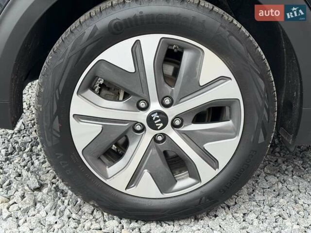 Чорний Кіа Niro, об'ємом двигуна 0 л та пробігом 165 тис. км за 18800 $, фото 37 на Automoto.ua