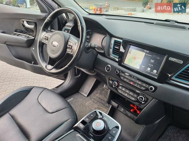 Черный Киа Niro, объемом двигателя 0 л и пробегом 124 тыс. км за 19000 $, фото 16 на Automoto.ua