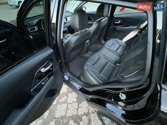 Черный Киа Niro, объемом двигателя 0 л и пробегом 95 тыс. км за 18300 $, фото 17 на Automoto.ua