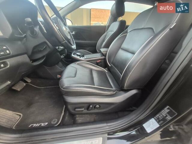 Черный Киа Niro, объемом двигателя 0 л и пробегом 143 тыс. км за 17150 $, фото 48 на Automoto.ua