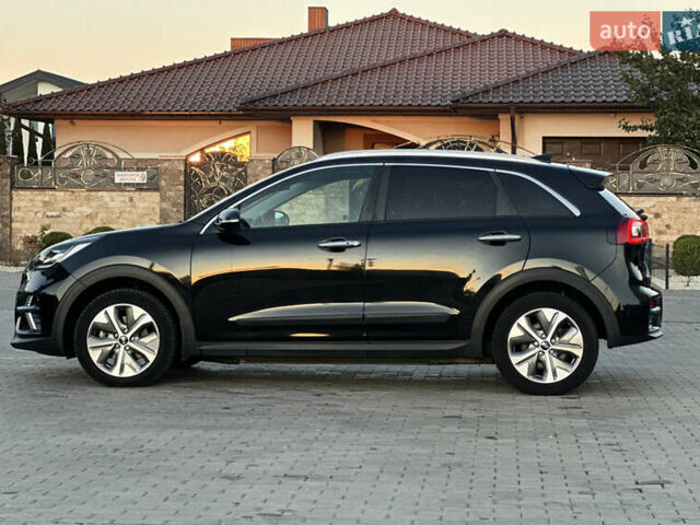 Чорний Кіа Niro, об'ємом двигуна 0 л та пробігом 93 тис. км за 18700 $, фото 7 на Automoto.ua