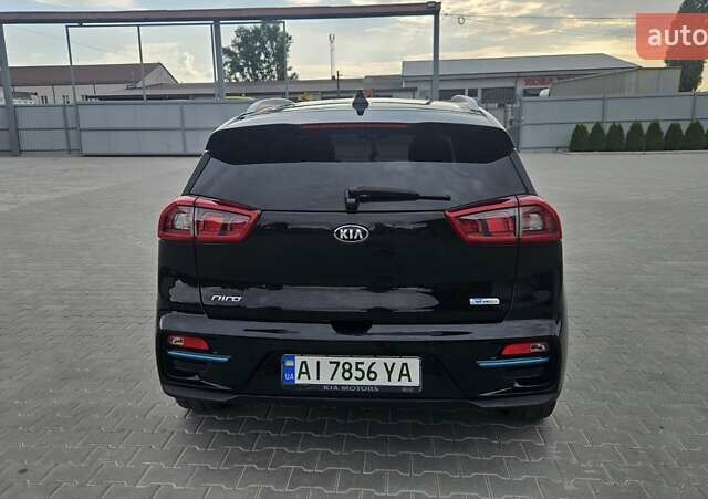 Чорний Кіа Niro, об'ємом двигуна 0 л та пробігом 120 тис. км за 21500 $, фото 8 на Automoto.ua
