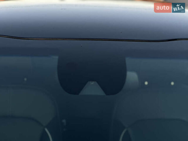 Чорний Кіа Niro, об'ємом двигуна 0 л та пробігом 93 тис. км за 18700 $, фото 24 на Automoto.ua