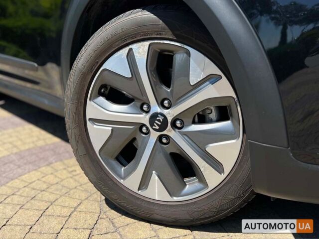 Черный Киа Niro, объемом двигателя 64 л и пробегом 197 тыс. км за 18700 $, фото 9 на Automoto.ua