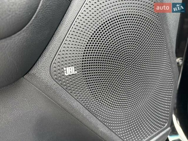 Чорний Кіа Niro, об'ємом двигуна 0 л та пробігом 165 тис. км за 18800 $, фото 13 на Automoto.ua