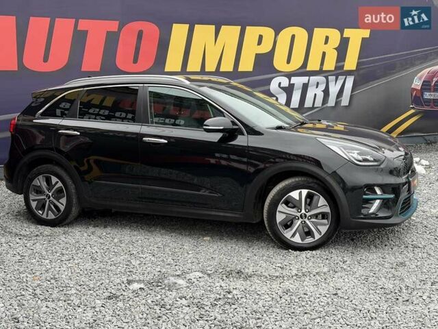Чорний Кіа Niro, об'ємом двигуна 0 л та пробігом 165 тис. км за 18800 $, фото 1 на Automoto.ua