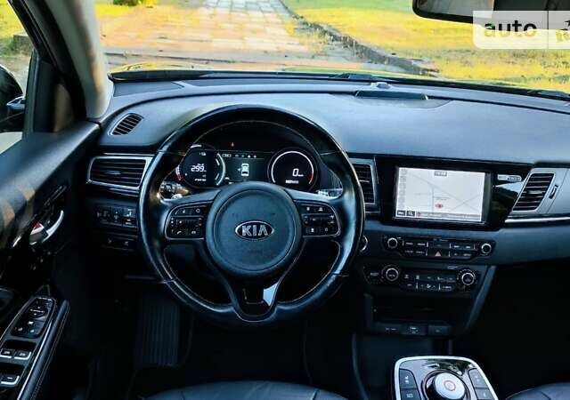 Чорний Кіа Niro, об'ємом двигуна 0 л та пробігом 105 тис. км за 19099 $, фото 50 на Automoto.ua