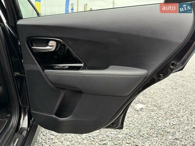 Чорний Кіа Niro, об'ємом двигуна 0 л та пробігом 165 тис. км за 18800 $, фото 31 на Automoto.ua