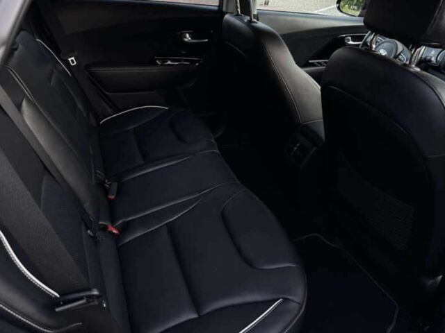 Чорний Кіа Niro, об'ємом двигуна 0 л та пробігом 111 тис. км за 16900 $, фото 10 на Automoto.ua