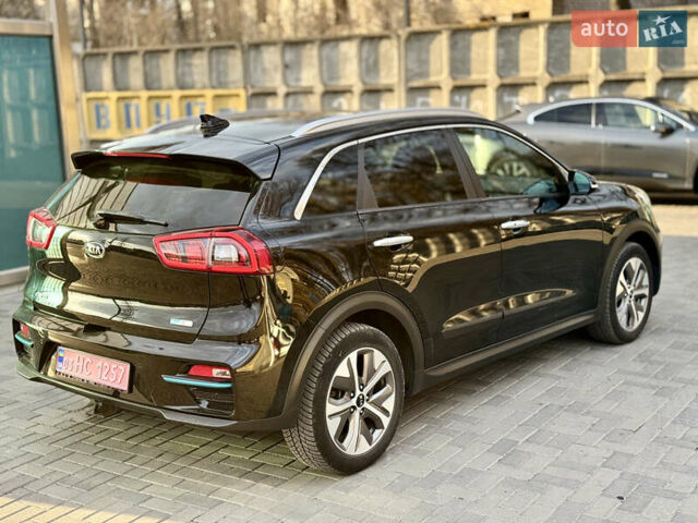 Черный Киа Niro, объемом двигателя 0 л и пробегом 109 тыс. км за 17300 $, фото 4 на Automoto.ua