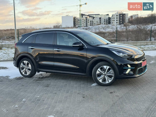Черный Киа Niro, объемом двигателя 0 л и пробегом 102 тыс. км за 16499 $, фото 5 на Automoto.ua