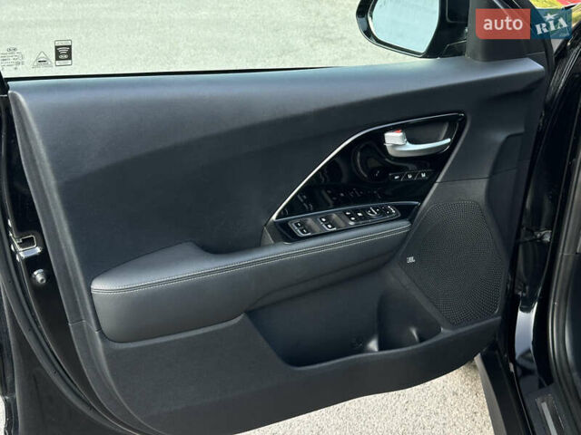 Черный Киа Niro, объемом двигателя 0 л и пробегом 148 тыс. км за 17500 $, фото 15 на Automoto.ua