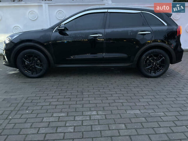 Черный Киа Niro, объемом двигателя 0 л и пробегом 207 тыс. км за 18500 $, фото 2 на Automoto.ua