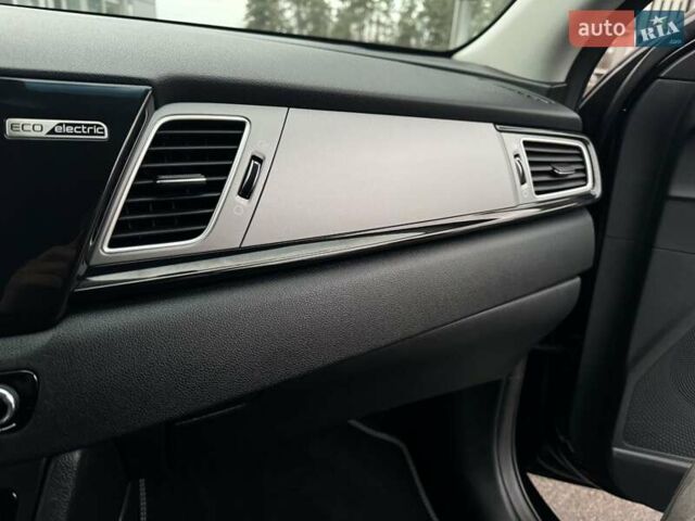 Черный Киа Niro, объемом двигателя 0 л и пробегом 82 тыс. км за 17900 $, фото 34 на Automoto.ua