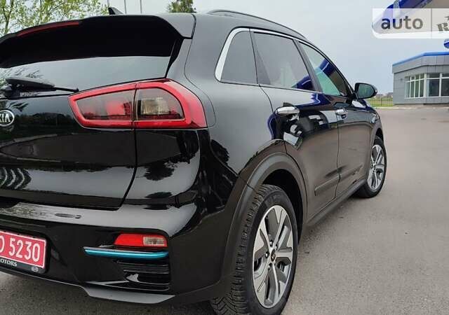 Чорний Кіа Niro, об'ємом двигуна 0 л та пробігом 105 тис. км за 19499 $, фото 13 на Automoto.ua