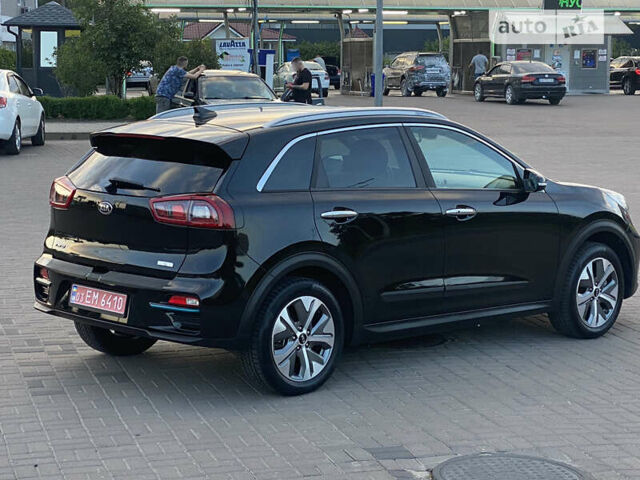 Чорний Кіа Niro, об'ємом двигуна 0 л та пробігом 118 тис. км за 19299 $, фото 13 на Automoto.ua