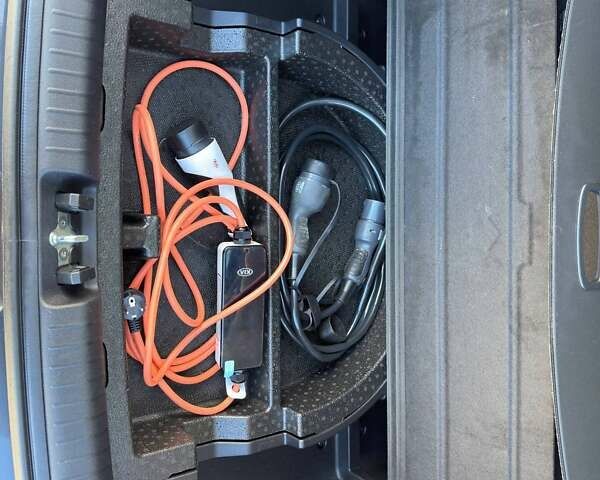 Чорний Кіа Niro, об'ємом двигуна 0 л та пробігом 137 тис. км за 22000 $, фото 16 на Automoto.ua