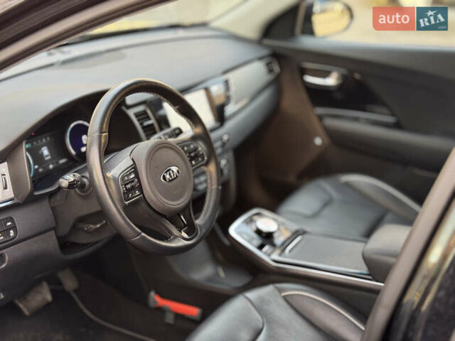 Черный Киа Niro, объемом двигателя 0 л и пробегом 109 тыс. км за 17300 $, фото 7 на Automoto.ua