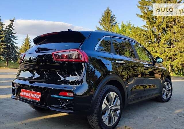 Чорний Кіа Niro, об'ємом двигуна 0 л та пробігом 105 тис. км за 19099 $, фото 18 на Automoto.ua