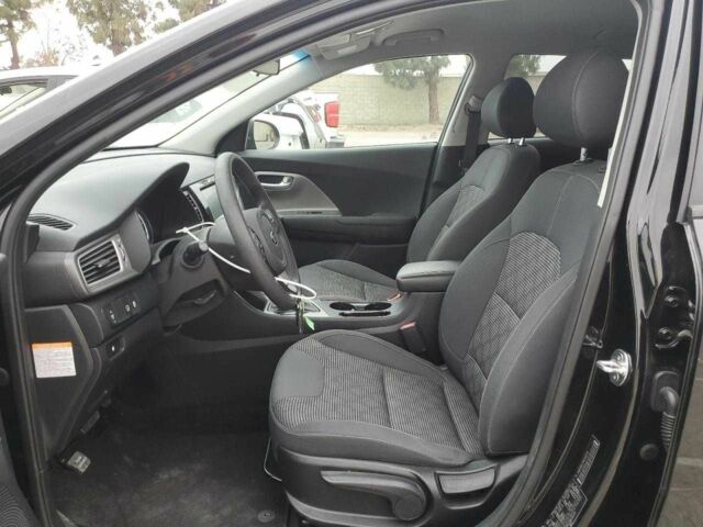 Черный Киа Niro, объемом двигателя 1.6 л и пробегом 70 тыс. км за 13000 $, фото 7 на Automoto.ua