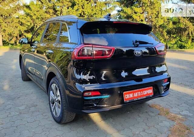 Чорний Кіа Niro, об'ємом двигуна 0 л та пробігом 105 тис. км за 19099 $, фото 19 на Automoto.ua