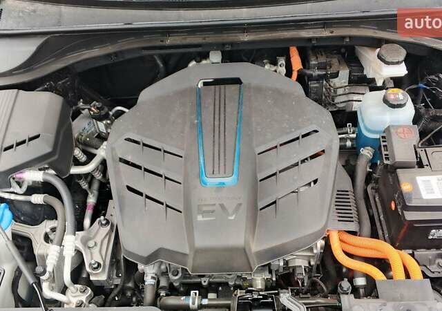 Черный Киа Niro, объемом двигателя 0 л и пробегом 130 тыс. км за 15300 $, фото 10 на Automoto.ua