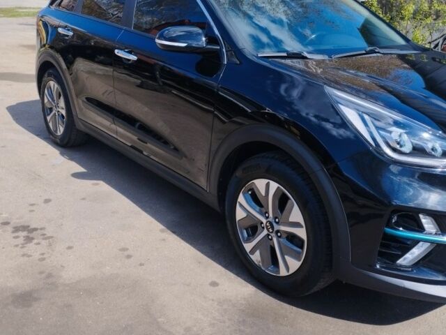 Черный Киа Niro, объемом двигателя 0 л и пробегом 100 тыс. км за 18000 $, фото 3 на Automoto.ua