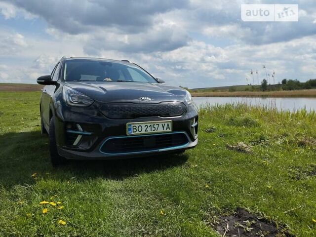 Чорний Кіа Niro, об'ємом двигуна 0 л та пробігом 154 тис. км за 22000 $, фото 81 на Automoto.ua