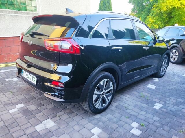 Чорний Кіа Niro, об'ємом двигуна 0 л та пробігом 121 тис. км за 19280 $, фото 1 на Automoto.ua