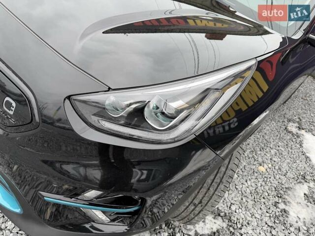Чорний Кіа Niro, об'ємом двигуна 0 л та пробігом 165 тис. км за 18800 $, фото 7 на Automoto.ua